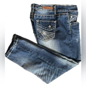 ALMOST FAMOUS |  DISTRESSED | DENIM | MED WASH | CROPS | SIZE: JUNIORS (13)